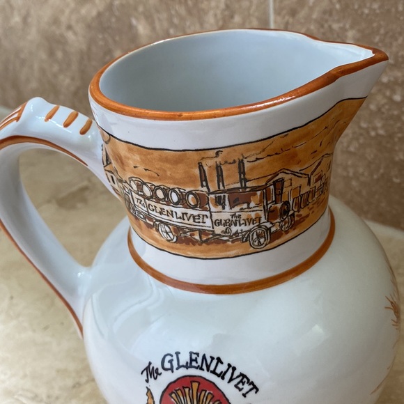 The Glenlevit 12 yr Scotch Whiskey porcelain pitcher :: Made in Revol France - Picture 4 of 7